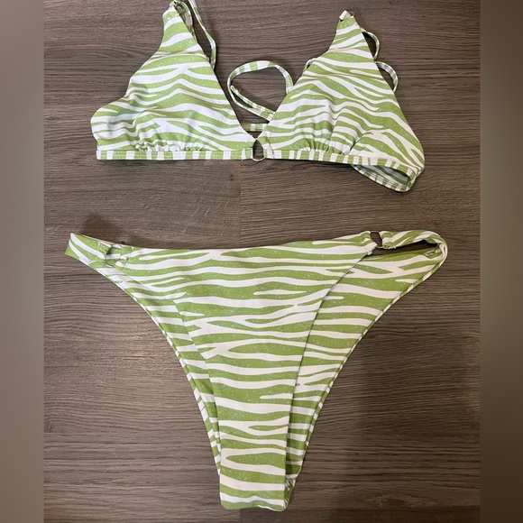 Shein Bikini - Picture 1 of 2